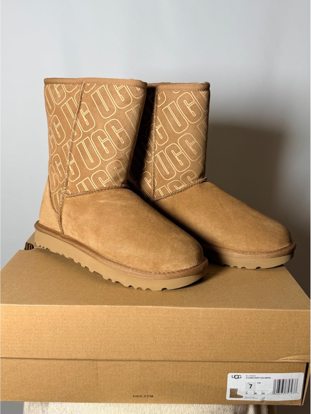 UGG Women's Classic Ankle Boots in Chestnut with Logo Detail